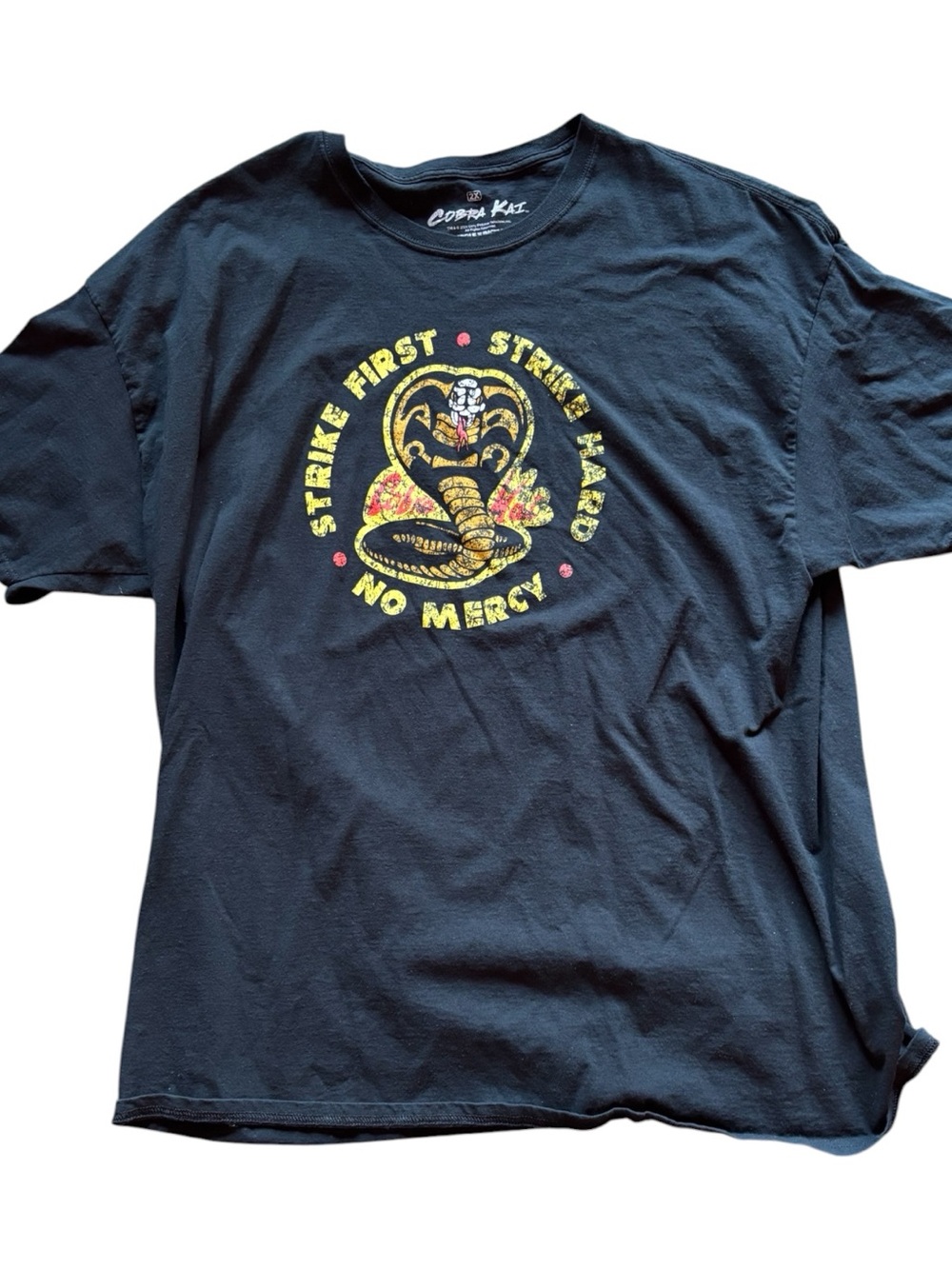 ✨ ‹Cobra Kai black cotton t-shirt Size
XXL✨
